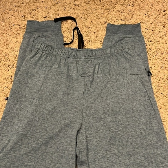 Men’s ASICS regular fit tech pants - Picture 9 of 15